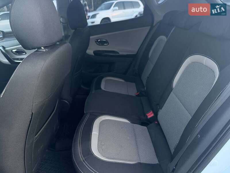 Хэтчбек Kia Ceed 2012 в Харькове