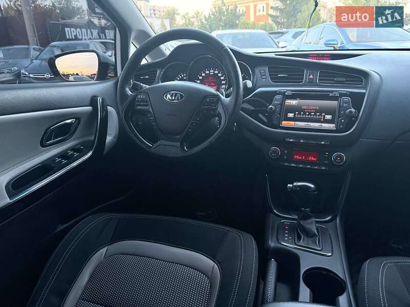 Хэтчбек Kia Ceed 2012 в Харькове
