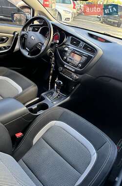 Хэтчбек Kia Ceed 2013 в 