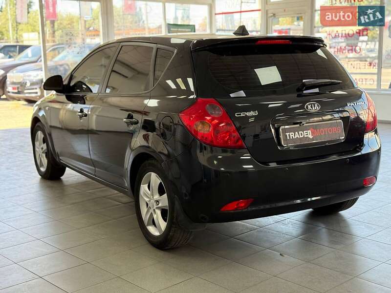 Хэтчбек Kia Ceed 2008 в Киеве