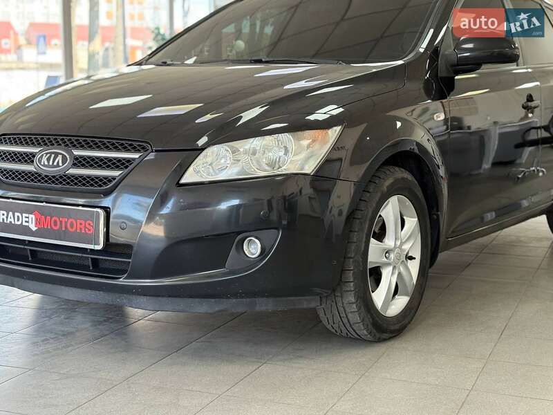 Хэтчбек Kia Ceed 2008 в Киеве