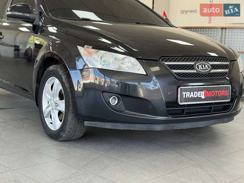 Хэтчбек Kia Ceed 2008 в Киеве