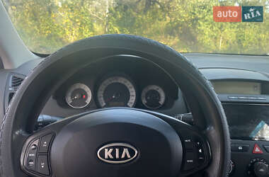 Хэтчбек Kia Ceed 2008 в 