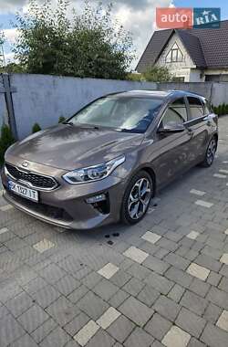 Хэтчбек Kia Ceed 2019 в 