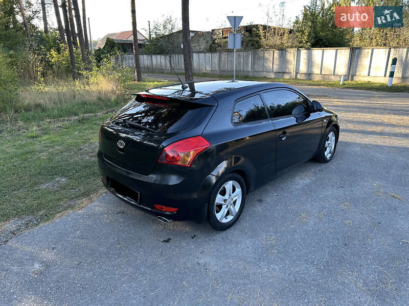 Хэтчбек Kia Ceed 2008 в Киеве