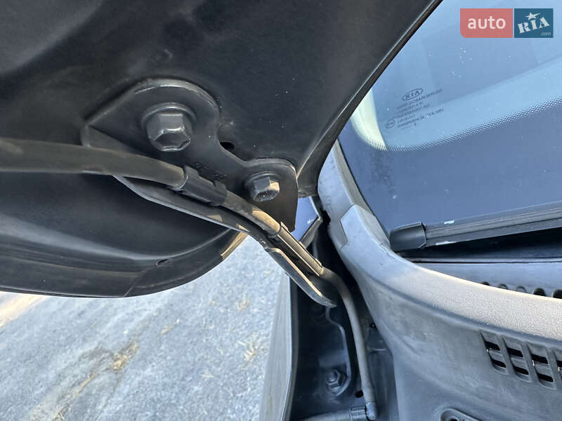 Хэтчбек Kia Ceed 2008 в Киеве