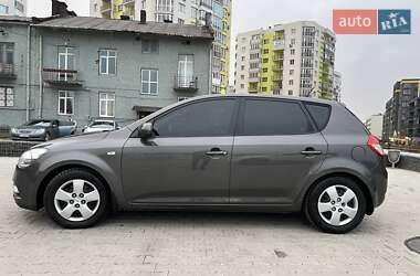 Хетчбек Kia Ceed 2011 в 