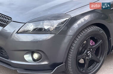 Хэтчбек Kia Ceed 2010 в 