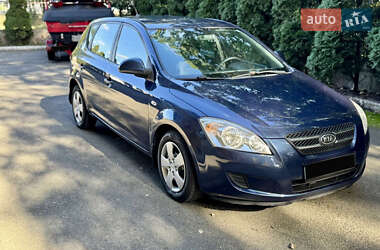 Хэтчбек Kia Ceed 2008 в Киеве