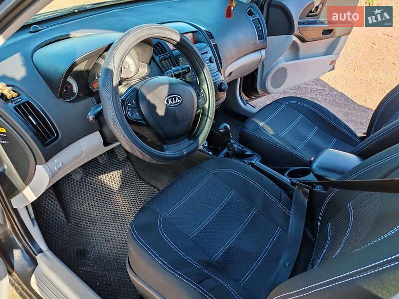 Універсал Kia Ceed 2008 в Житомирі