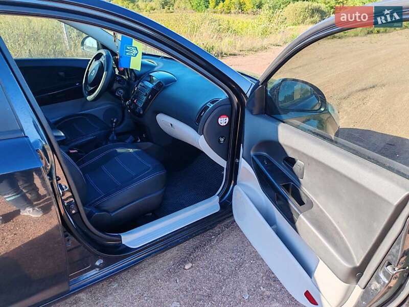 Універсал Kia Ceed 2008 в Житомирі