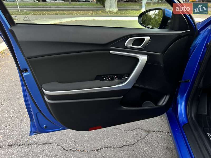 Хэтчбек Kia Ceed 2019 в Харькове