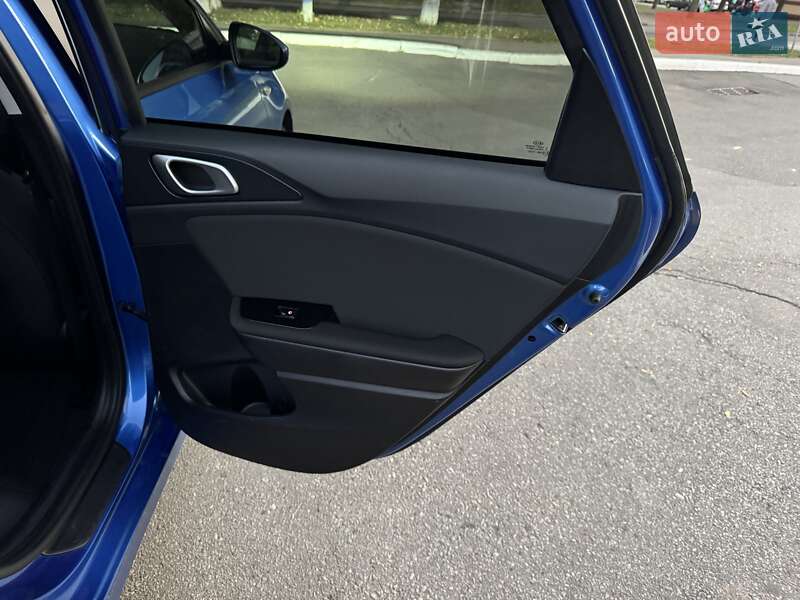 Хэтчбек Kia Ceed 2019 в Харькове