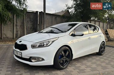 Хэтчбек Kia Ceed 2012 в Лубнах