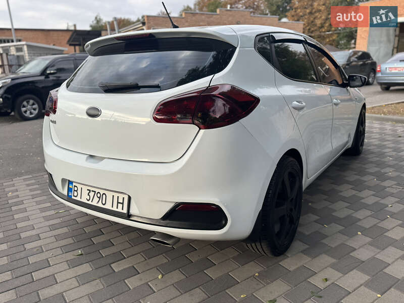 Хэтчбек Kia Ceed 2012 в Лубнах