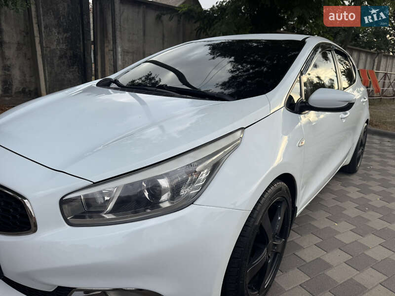 Хэтчбек Kia Ceed 2012 в Лубнах