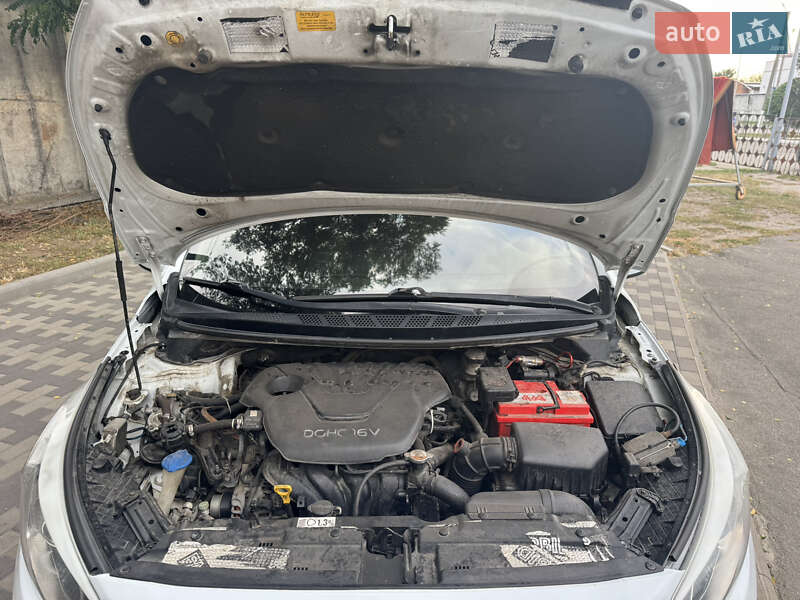 Хэтчбек Kia Ceed 2012 в Лубнах