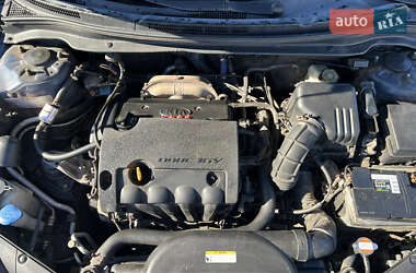 Хэтчбек Kia Ceed 2008 в 
