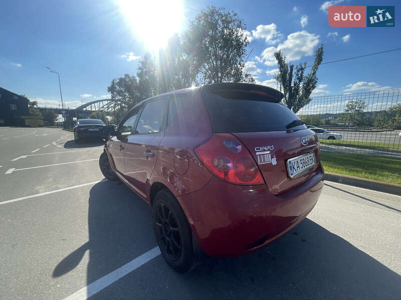 Хэтчбек Kia Ceed 2008 в Киеве