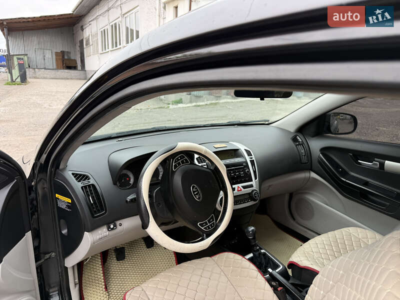 Хэтчбек Kia Ceed 2008 в Киеве фото 5 Хэтчбек Kia Ceed 2008 в Киеве