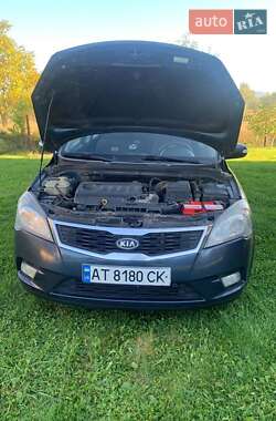 Универсал Kia Ceed 2010 в Долине