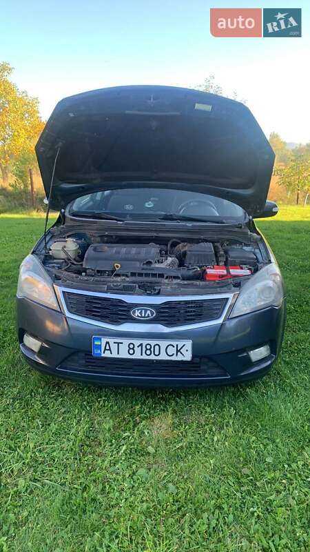 Универсал Kia Ceed 2010 в Долине