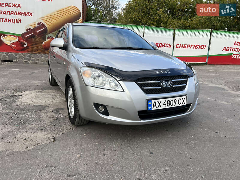 Хэтчбек Kia Ceed 2008 в Харькове