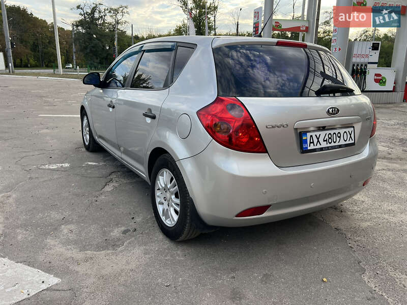 Хэтчбек Kia Ceed 2008 в Харькове