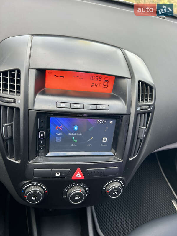 Хэтчбек Kia Ceed 2008 в Харькове
