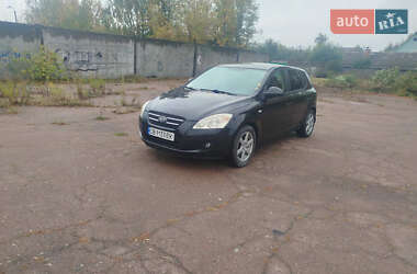 Хэтчбек Kia Ceed 2007 в 