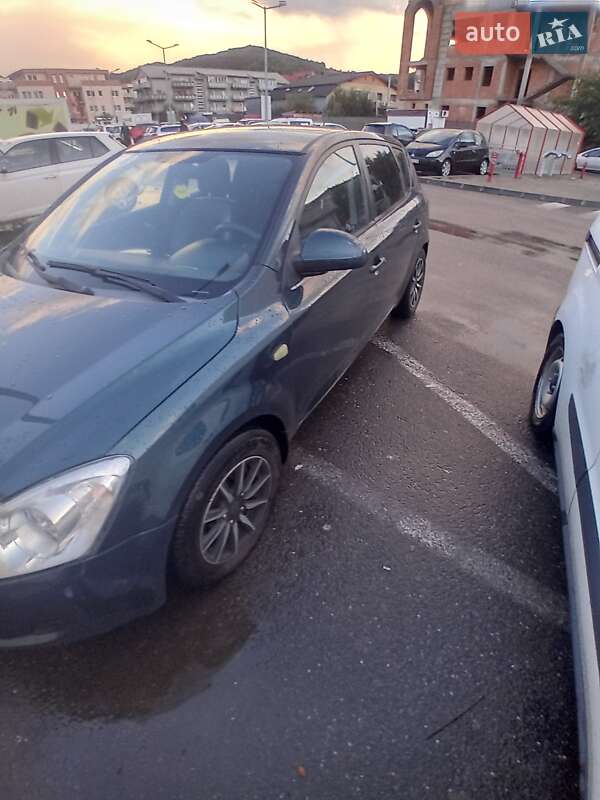 Хэтчбек Kia Ceed 2008 в Солотвине