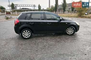 Хэтчбек Kia Ceed 2007 в 