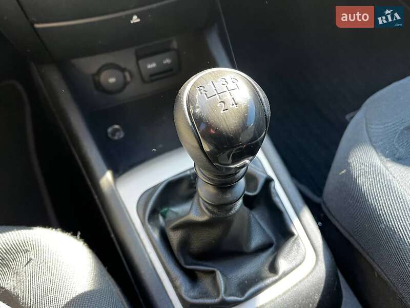Хэтчбек Kia Ceed 2008 в Киеве
