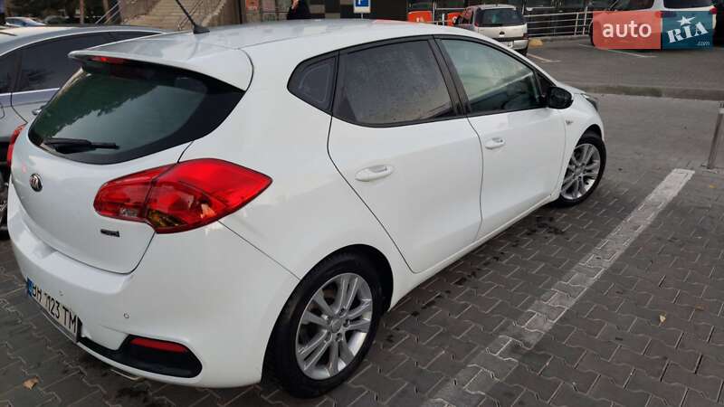 Хэтчбек Kia Ceed 2012 в Одессе