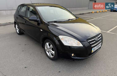 Хэтчбек Kia Ceed 2008 в 