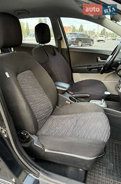 Хэтчбек Kia Ceed 2008 в 