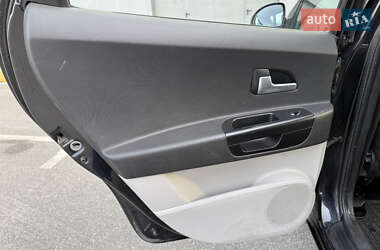 Хэтчбек Kia Ceed 2008 в 