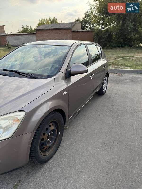 Хетчбек Kia Ceed 2009 в Києві