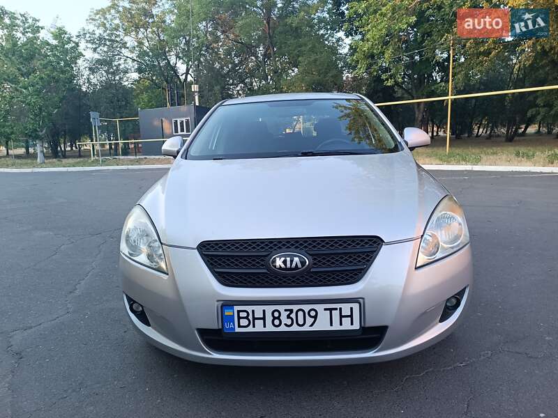 Хэтчбек Kia Ceed 2007 в Одессе