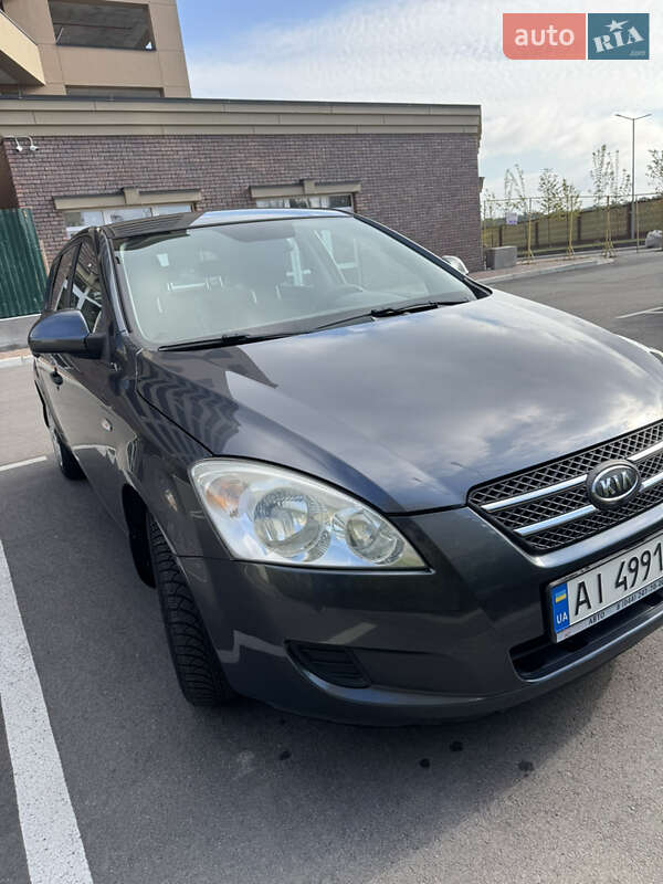 Хэтчбек Kia Ceed 2009 в Киеве