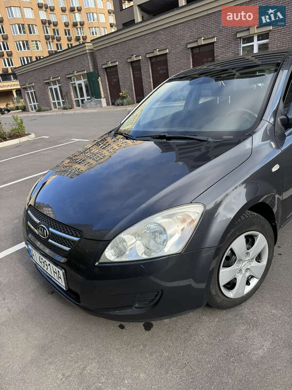 Хэтчбек Kia Ceed 2009 в Киеве