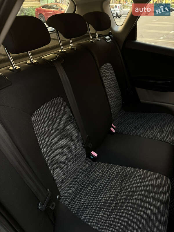 Хэтчбек Kia Ceed 2009 в Киеве