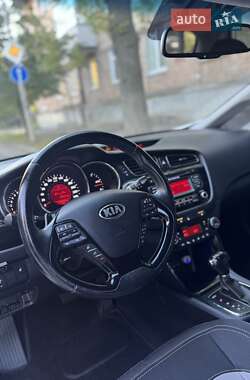 Хэтчбек Kia Ceed 2013 в 