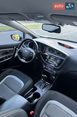 Хэтчбек Kia Ceed 2013 в 