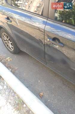 Хэтчбек Kia Ceed 2007 в 