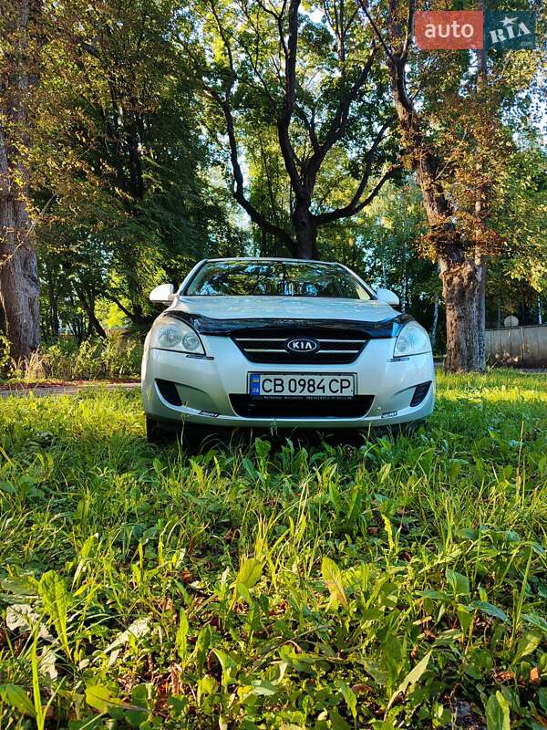 Хэтчбек Kia Ceed 2008 в Чернигове