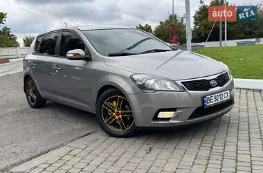 Хэтчбек Kia Ceed 2010 в Одессе