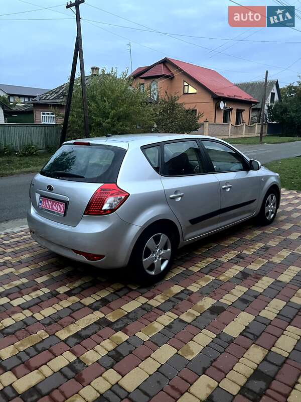 Хэтчбек Kia Ceed 2010 в Нежине