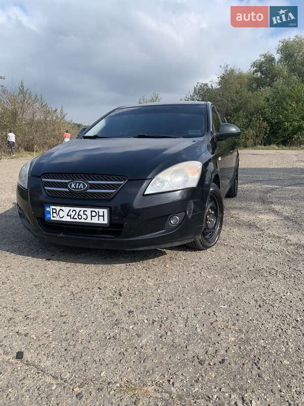 Хетчбек Kia Ceed 2007 в 