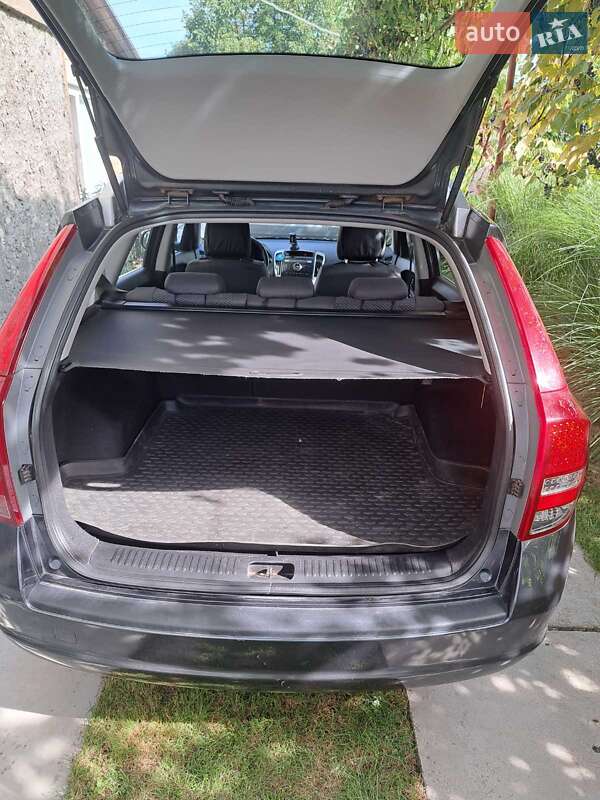 Универсал Kia Ceed 2010 в Ужгороде